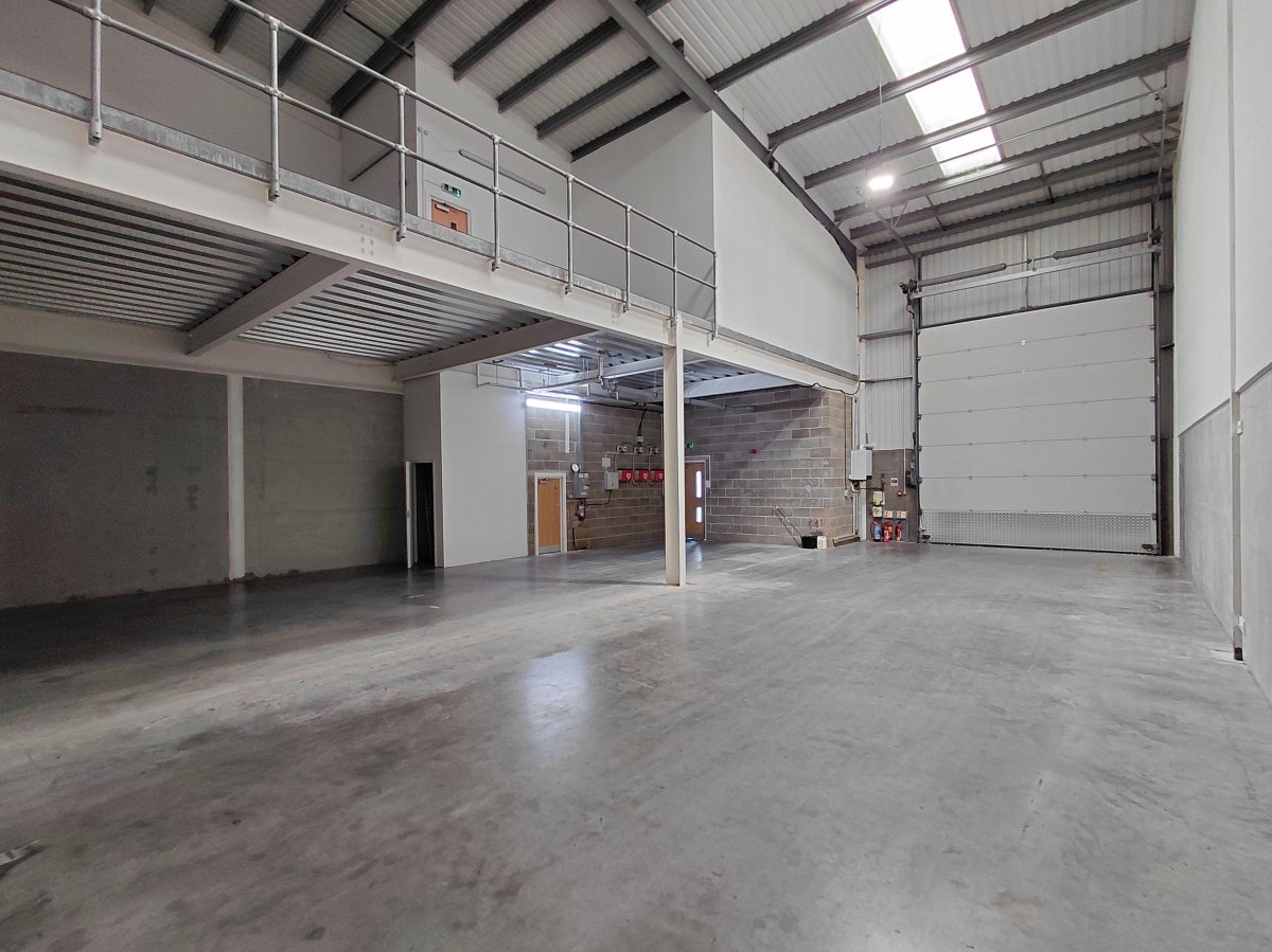 Industrial Unit in Croydon - photo 3