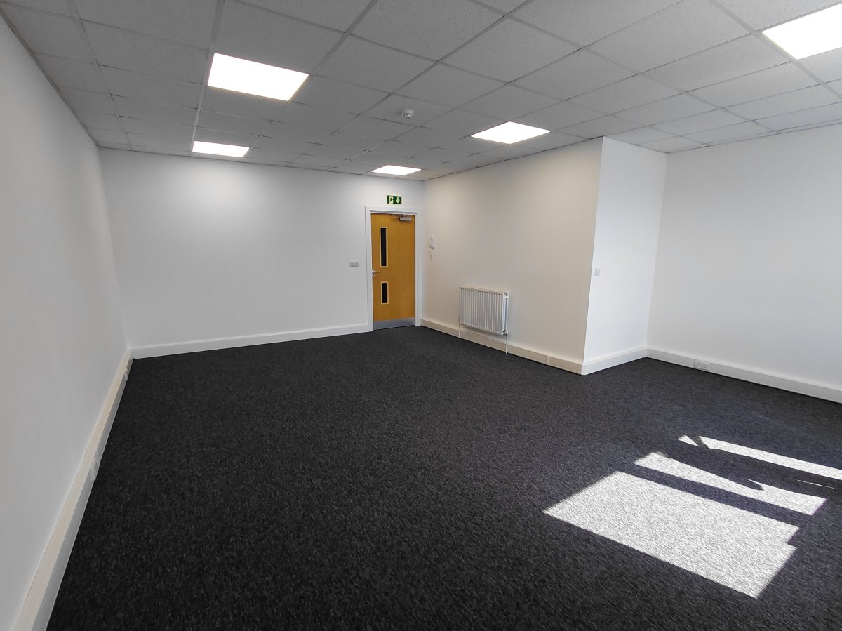 Industrial Unit in Croydon - photo 4