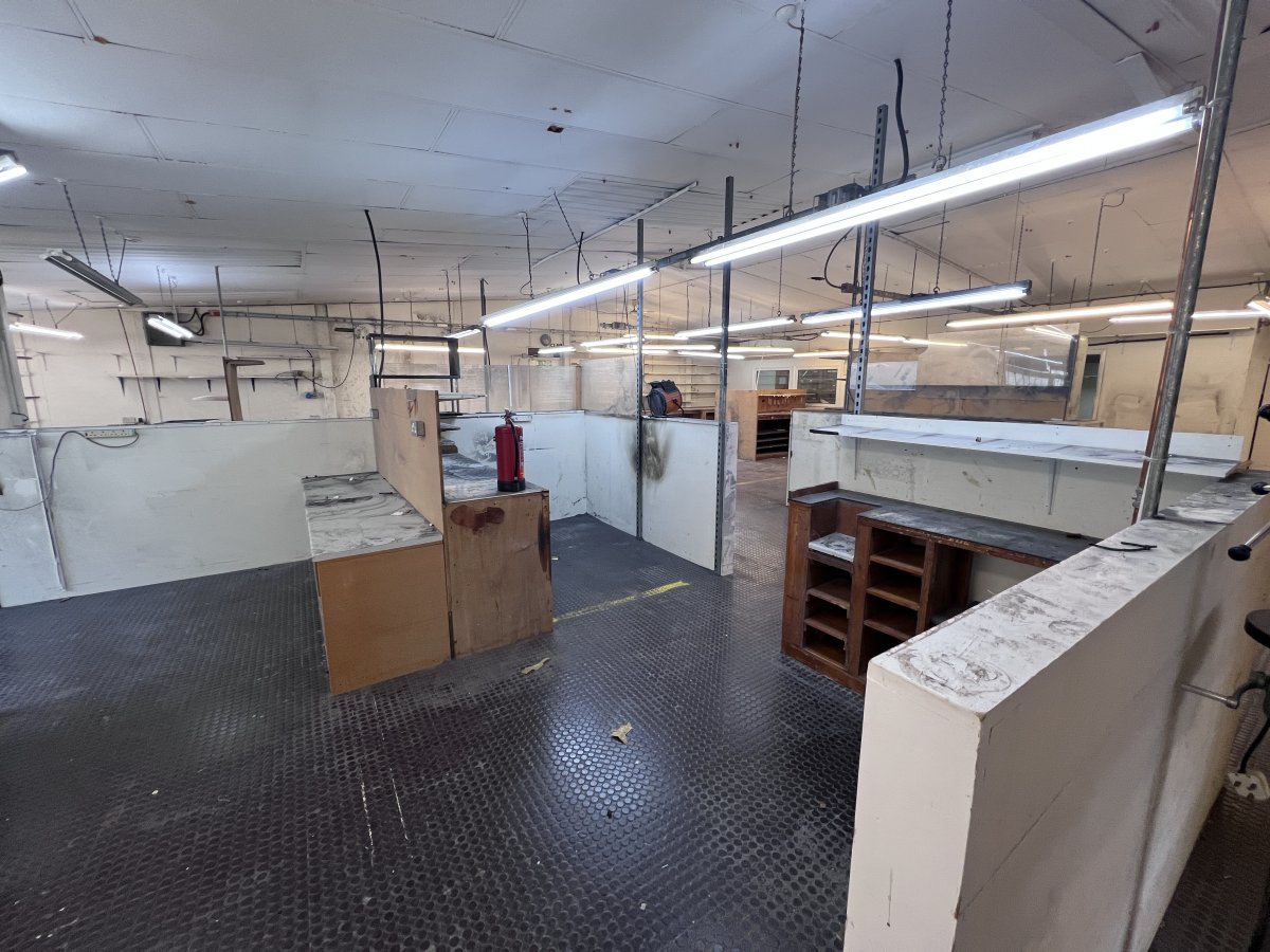 Industrial Unit in Thornton Heath - photo 4