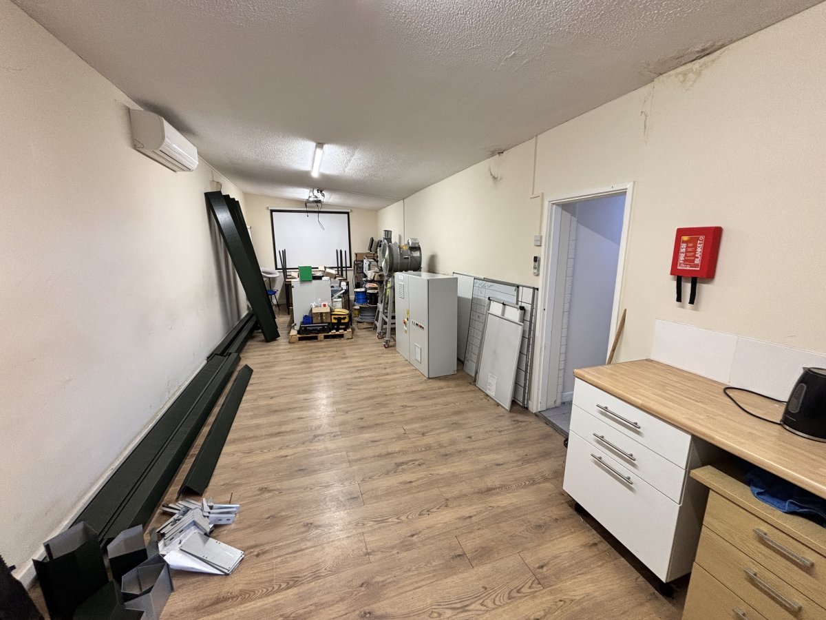 Industrial Unit in Oadby - photo 4