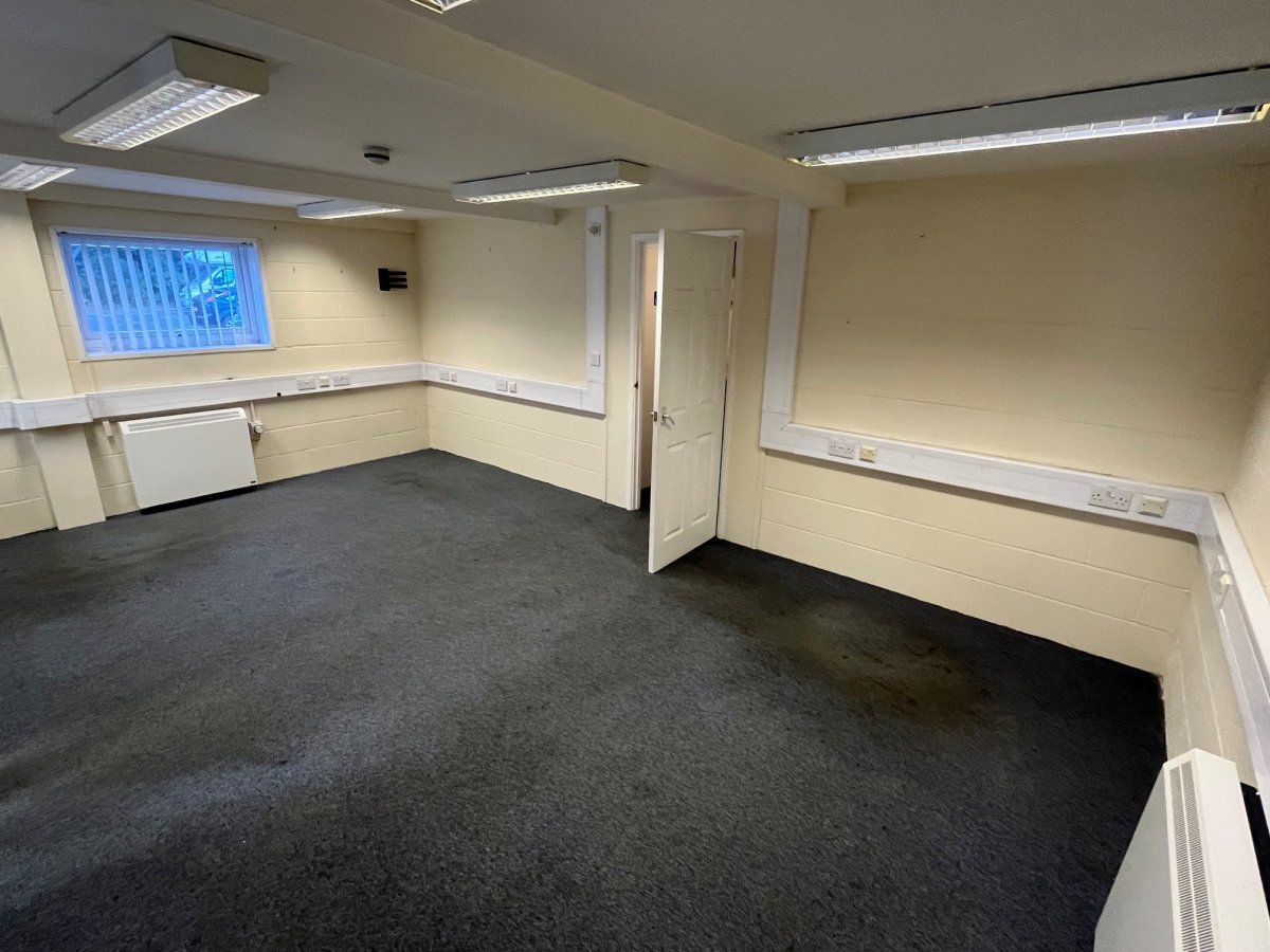 Industrial Unit in Colchester - photo 4