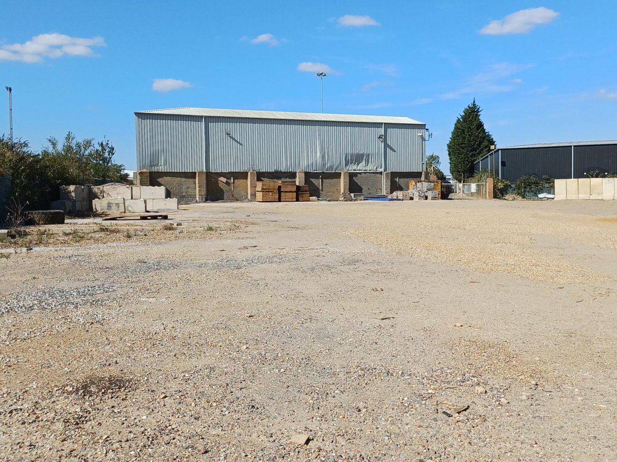 Industrial Unit in Peterborough - photo 3