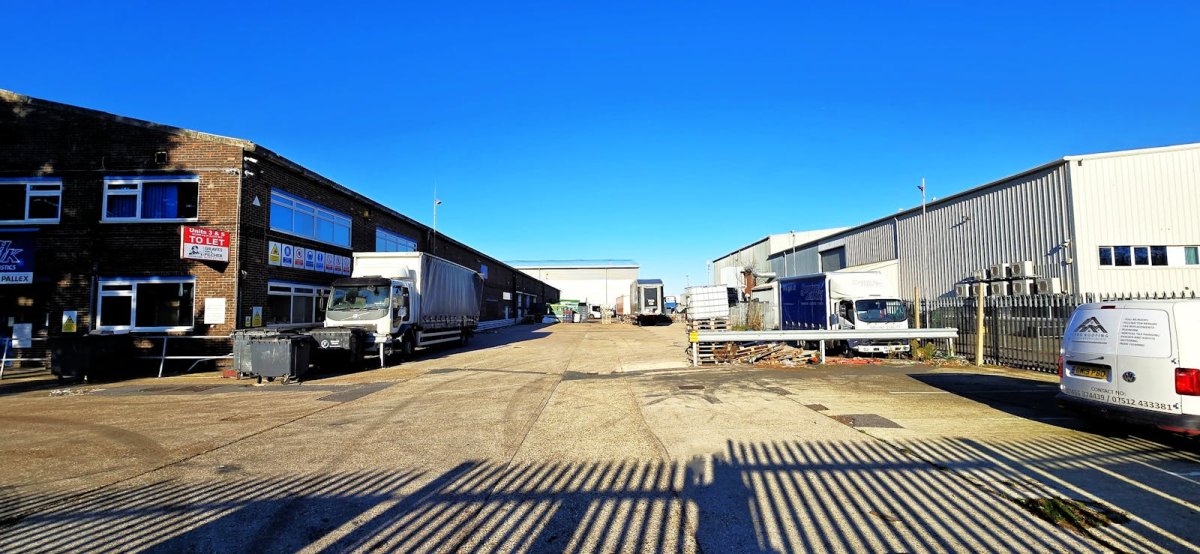 Industrial Unit in Lancing - photo 3