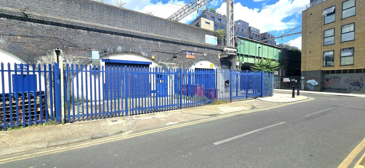 Industrial Unit in Bethnal Green, London - photo 2