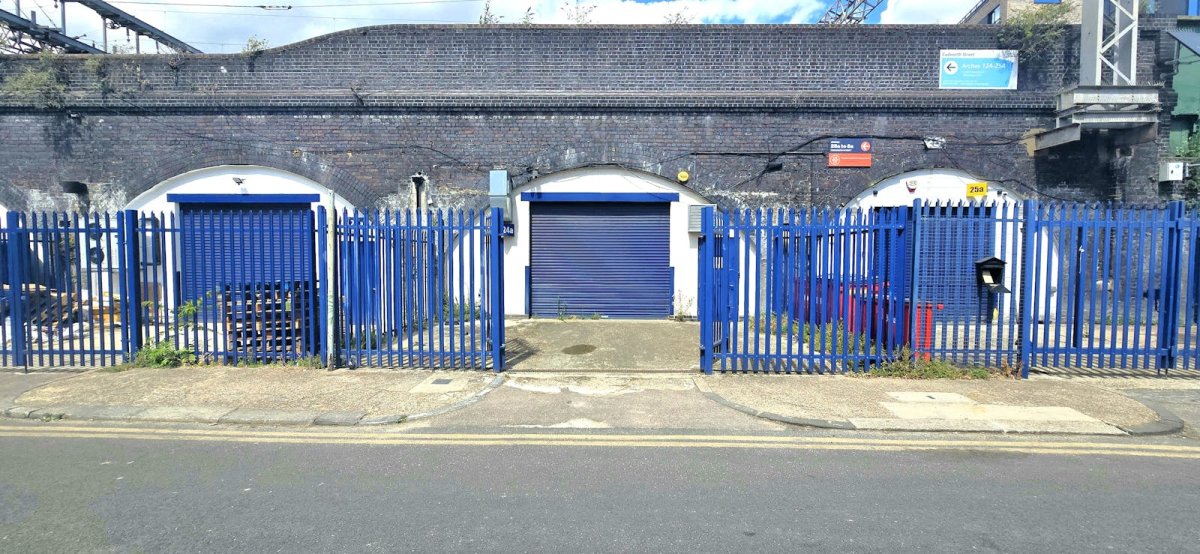 Industrial Unit in Bethnal Green, London - photo 4