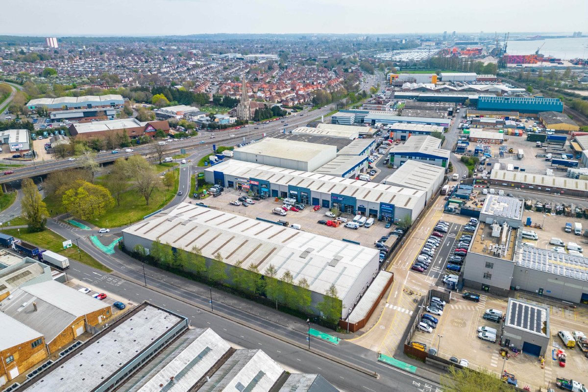 Industrial Unit in Southampton - photo 2
