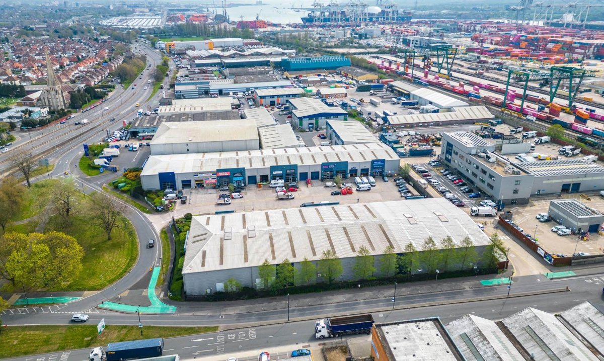 Industrial Unit in Southampton - photo 4