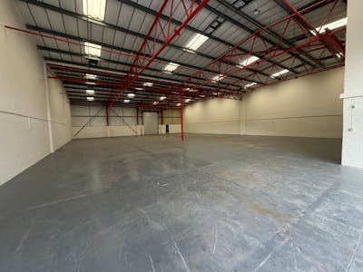 Industrial Unit in Milton Keynes - photo 3