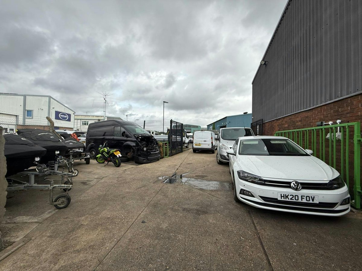 Industrial Unit in Southampton - photo 2