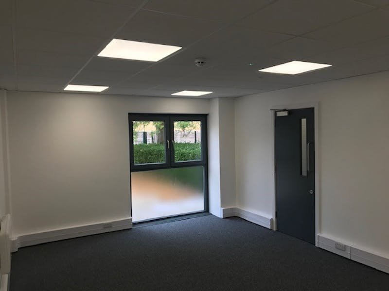 Industrial Unit in Portsmouth - photo 4