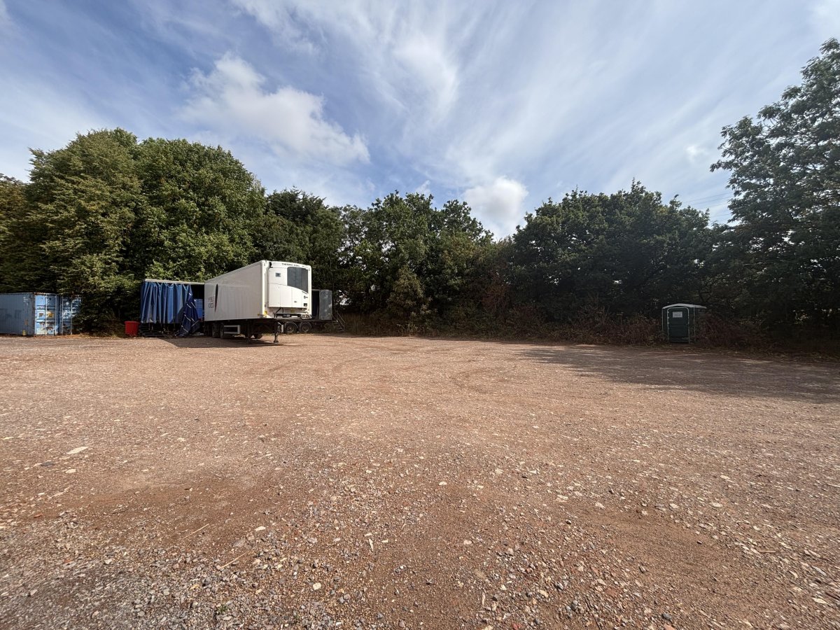 Industrial Unit in Taunton - photo 2