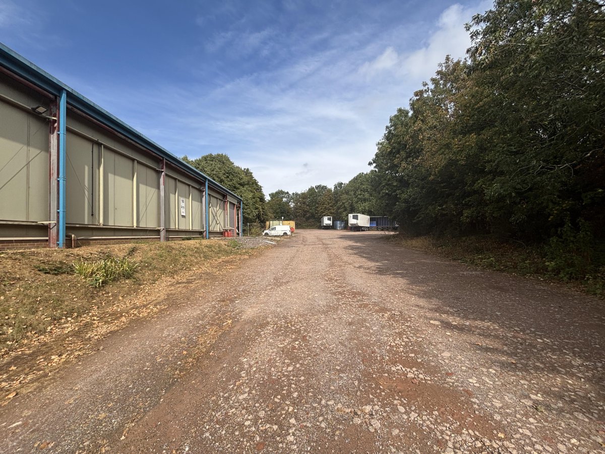 Industrial Unit in Taunton - photo 4