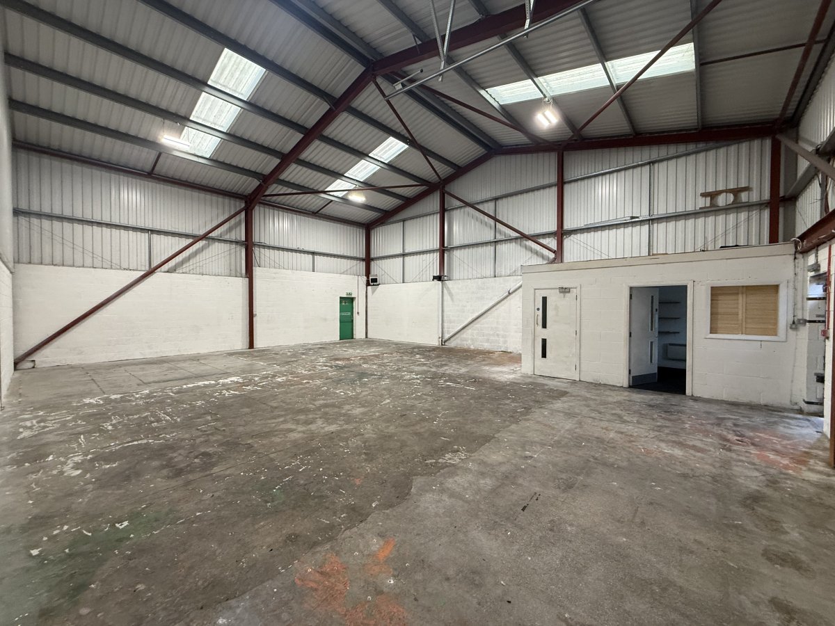 Industrial Unit in Oldham - photo 3