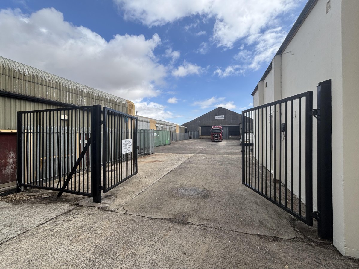 Industrial in Ilminister
