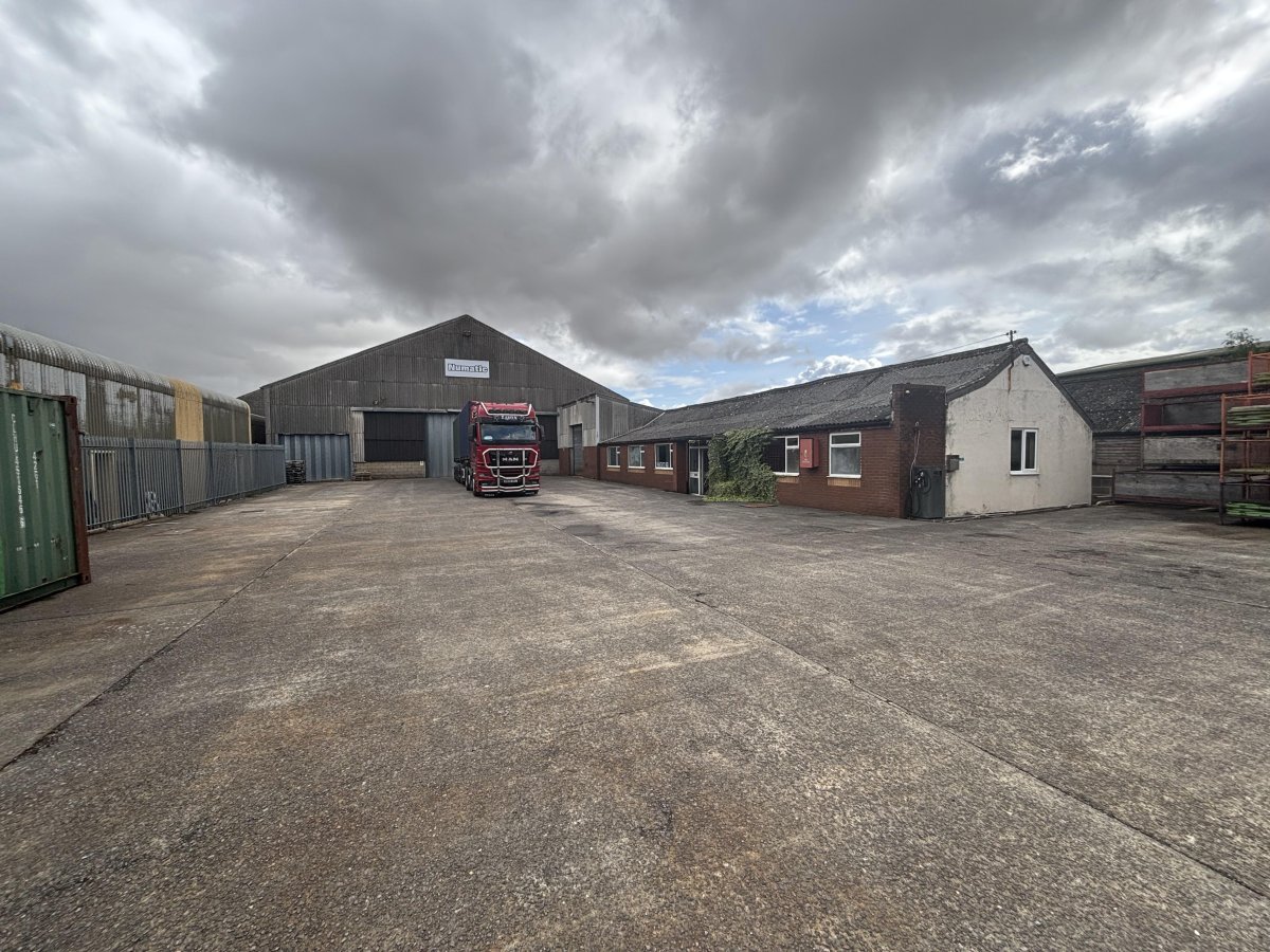 Industrial Unit in Ilminister - photo 2