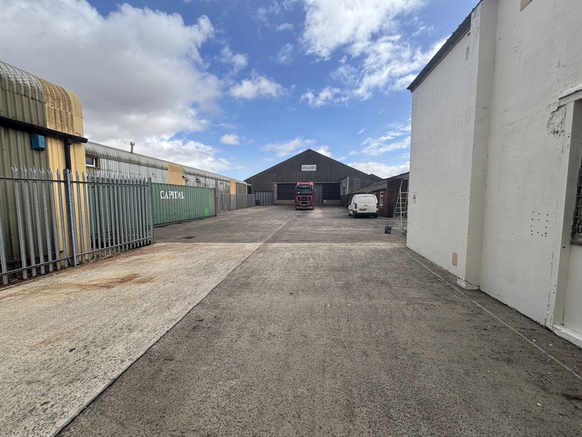 Industrial Unit in Ilminister - photo 3