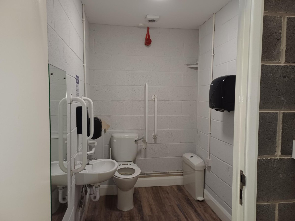 Industrial Unit in Market Harborough - photo 2