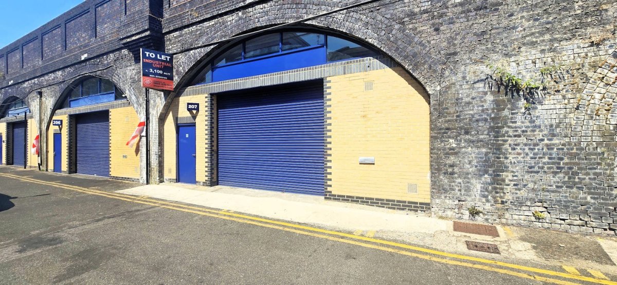 Industrial Unit in Shadwell, London - photo 3