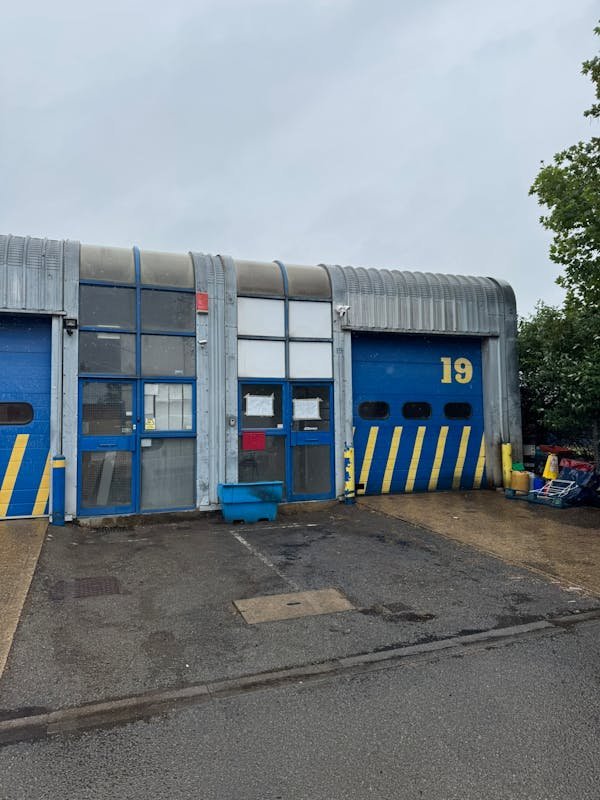 Industrial Unit in Egham - photo 3