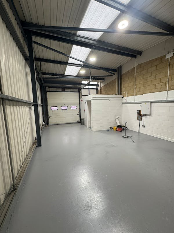 Industrial Unit in Egham - photo 4