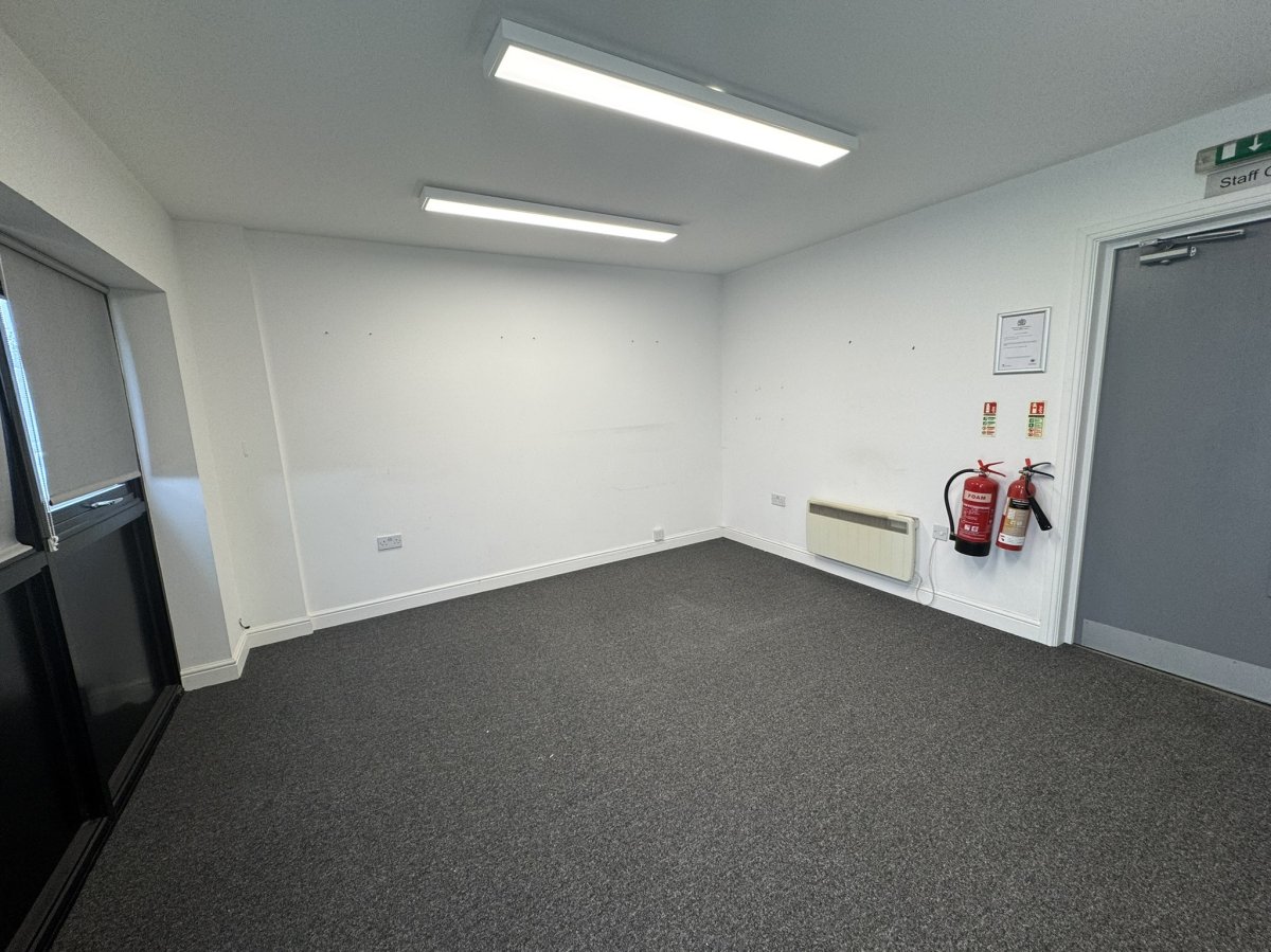 Industrial Unit in Peterborough - photo 4