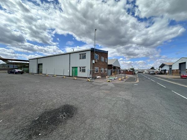 Industrial Unit in West Bromwich - photo 4