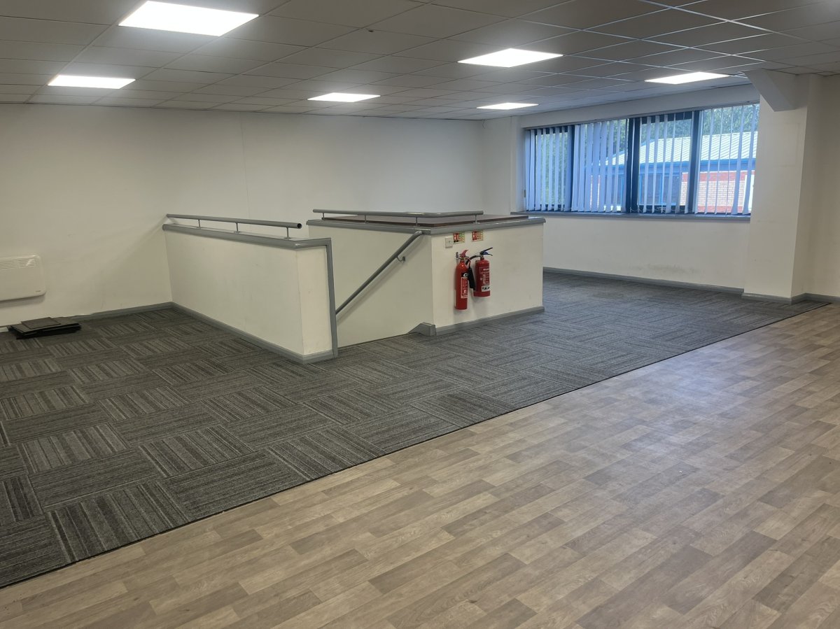 Industrial Unit in Southampton - photo 3