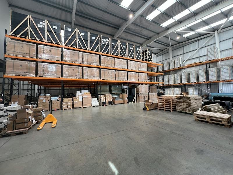 Industrial Unit in Lee-on-the-Solent - photo 2
