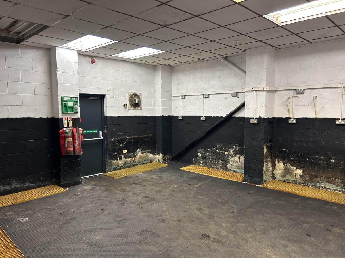 Industrial Unit in Sheffield - photo 4