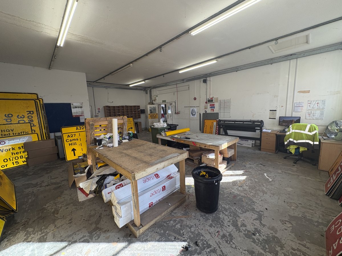 Industrial Unit in Winchester - photo 3