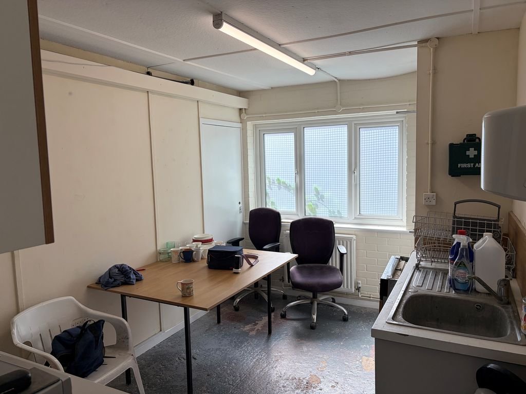 Industrial Unit in Congleton - photo 3