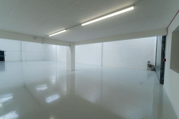 Industrial Unit in Croydon - photo 3