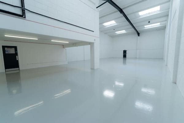 Industrial Unit in Croydon - photo 4