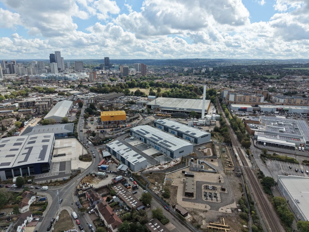 Industrial Unit in Croydon - photo 2