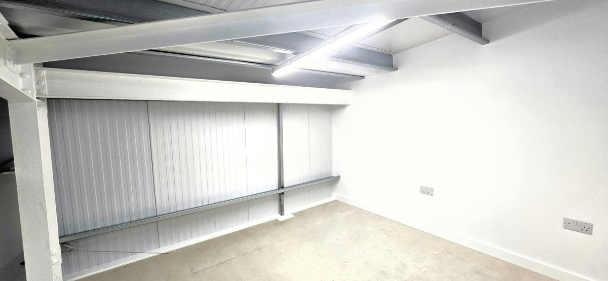 Industrial Unit in Rainham - photo 4