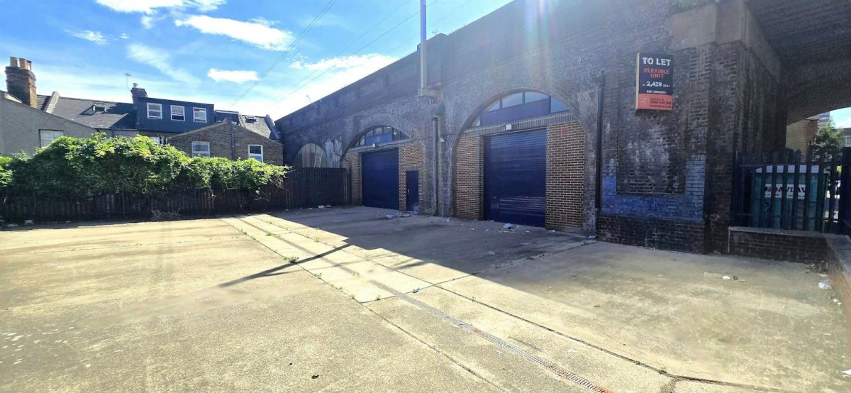 Industrial Unit in Hackney, London - photo 3