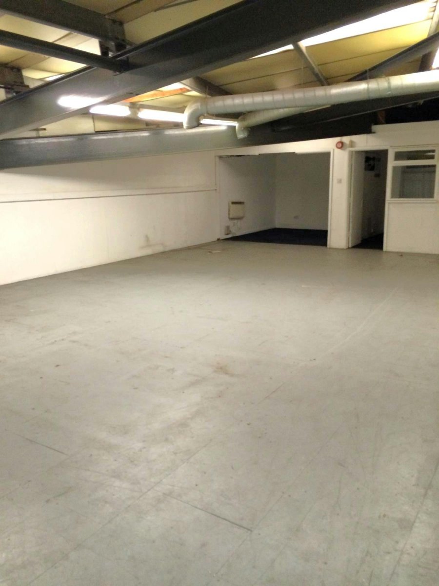Industrial Unit in Rainham - photo 4