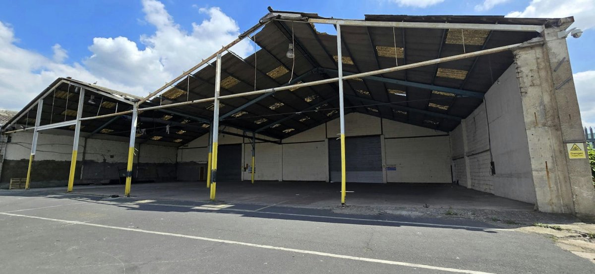 Industrial Unit in Barking - photo 3