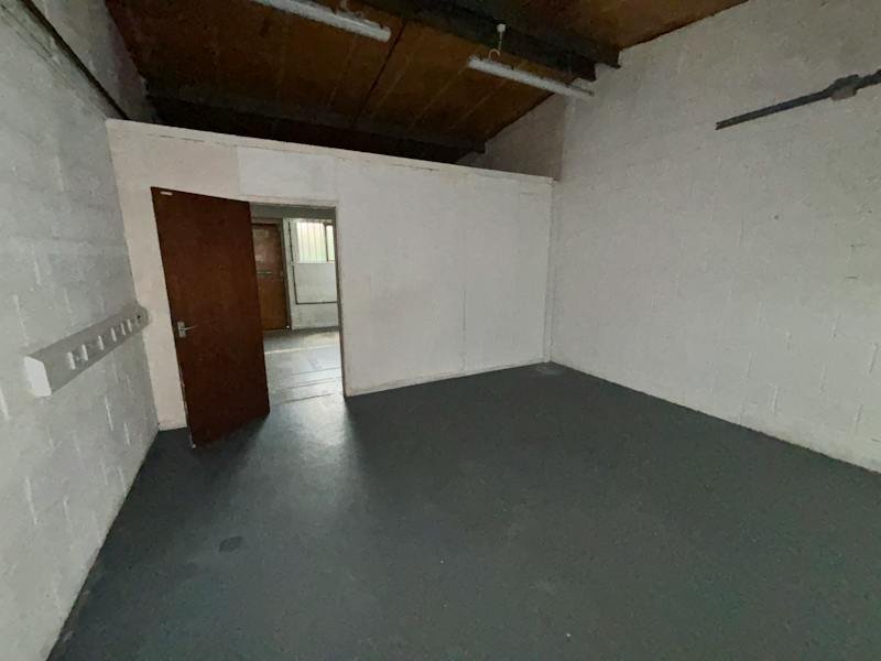 Industrial Unit in Fareham - photo 3