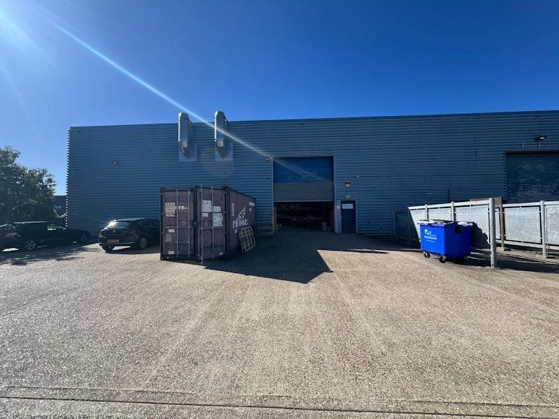 Industrial Unit in Portsmouth - photo 3