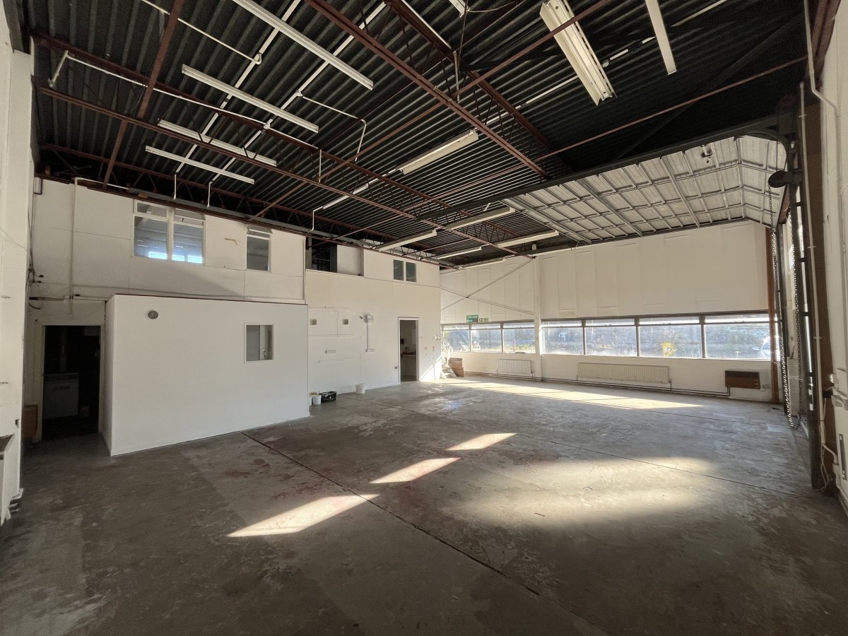 Industrial Unit in Acton - photo 2