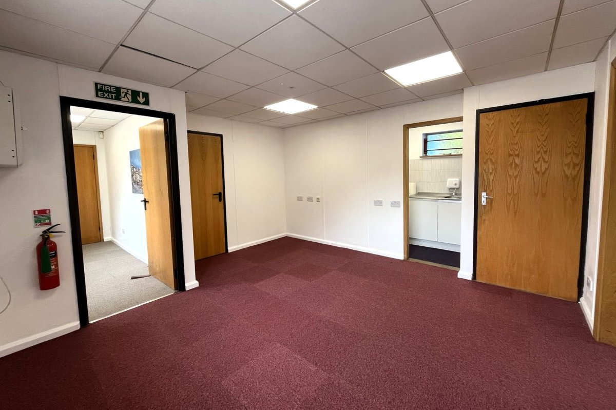 Industrial Unit in Dunmow - photo 3