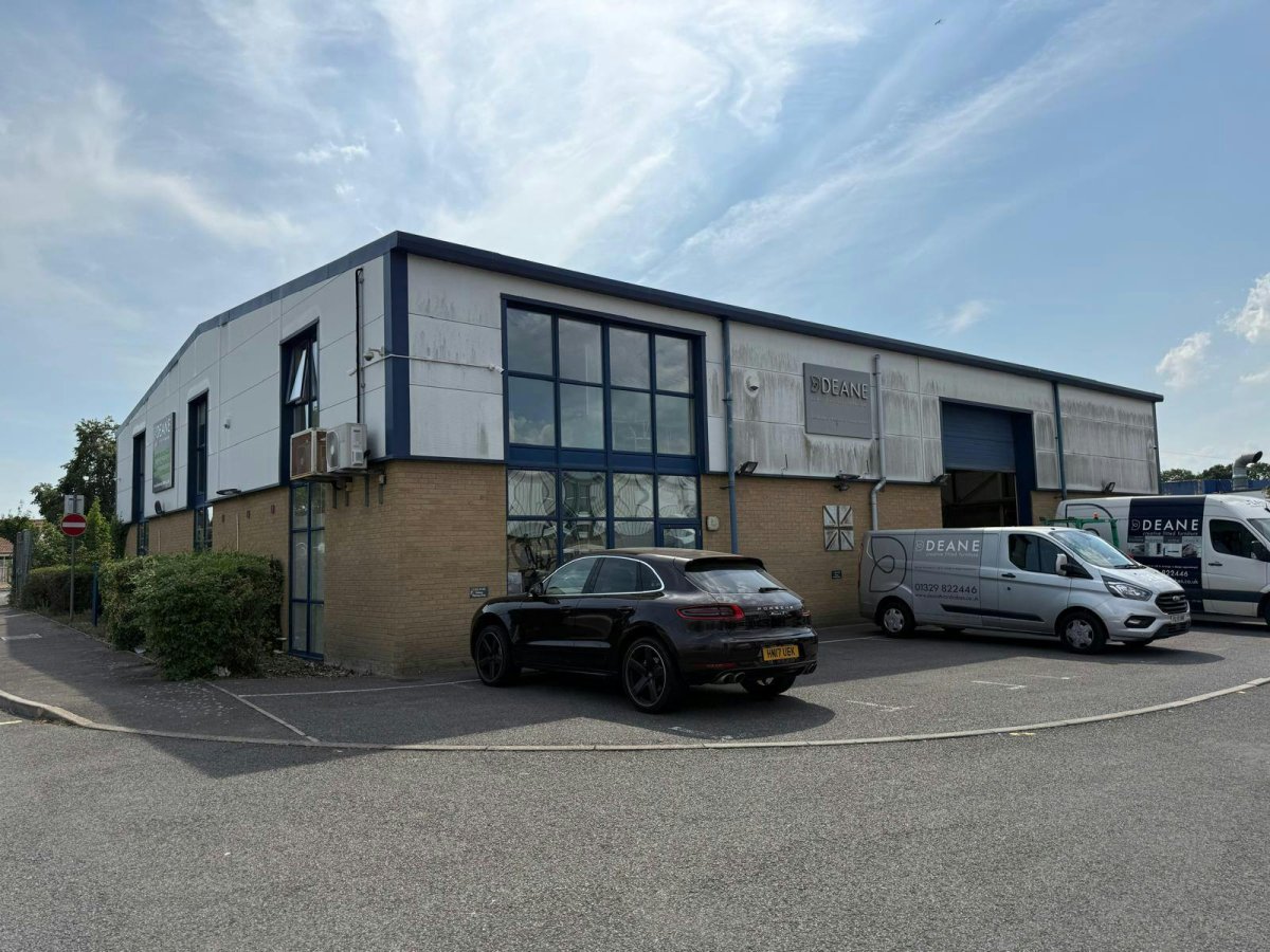 Industrial Unit in Gosport - photo 2