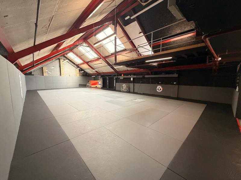 Industrial Unit in Farnham - photo 3