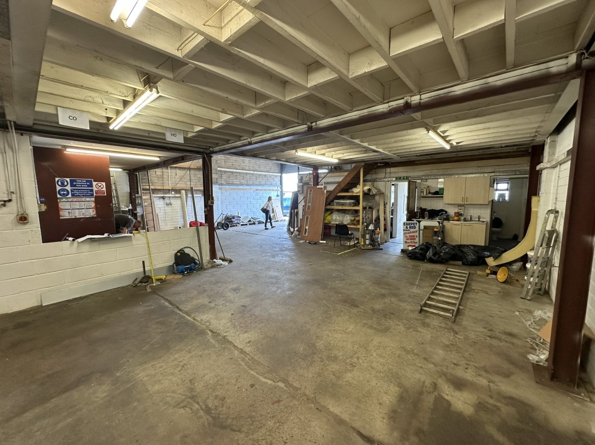 Industrial Unit in Brixham - photo 3