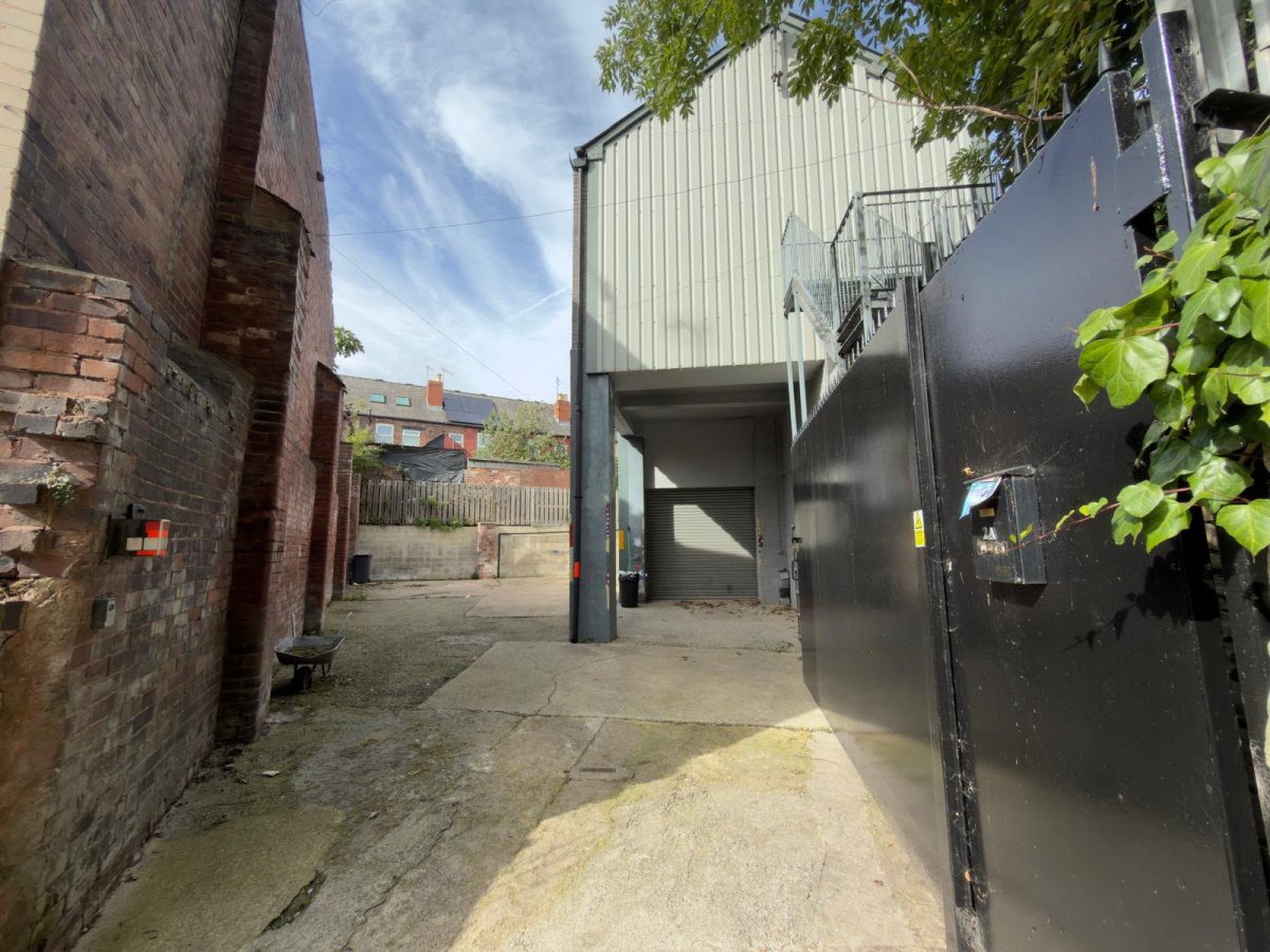 Industrial Unit in Sheffield - photo 3