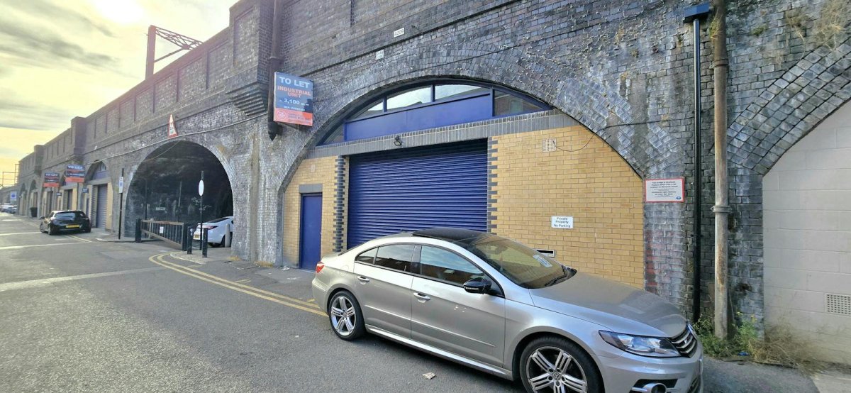 Industrial Unit in Shadwell, London - photo 3