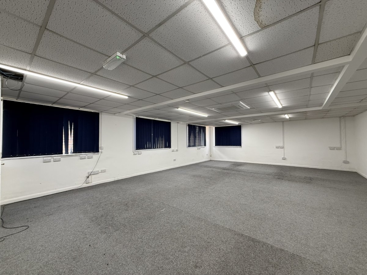 Industrial Unit in Leicester - photo 3