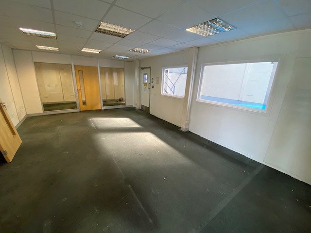 Industrial Unit in Papworth Everard - photo 3