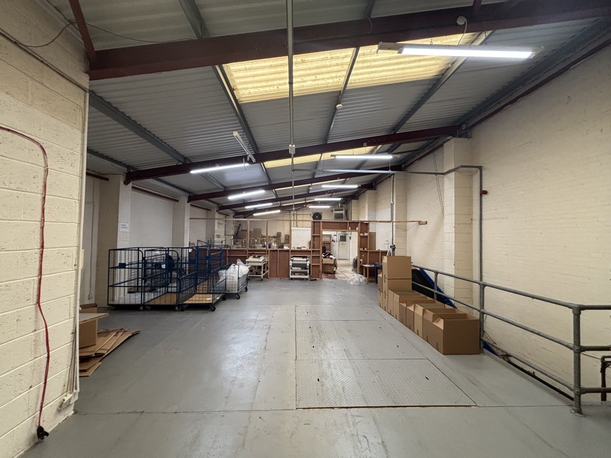 Industrial Unit in Leicester - photo 2